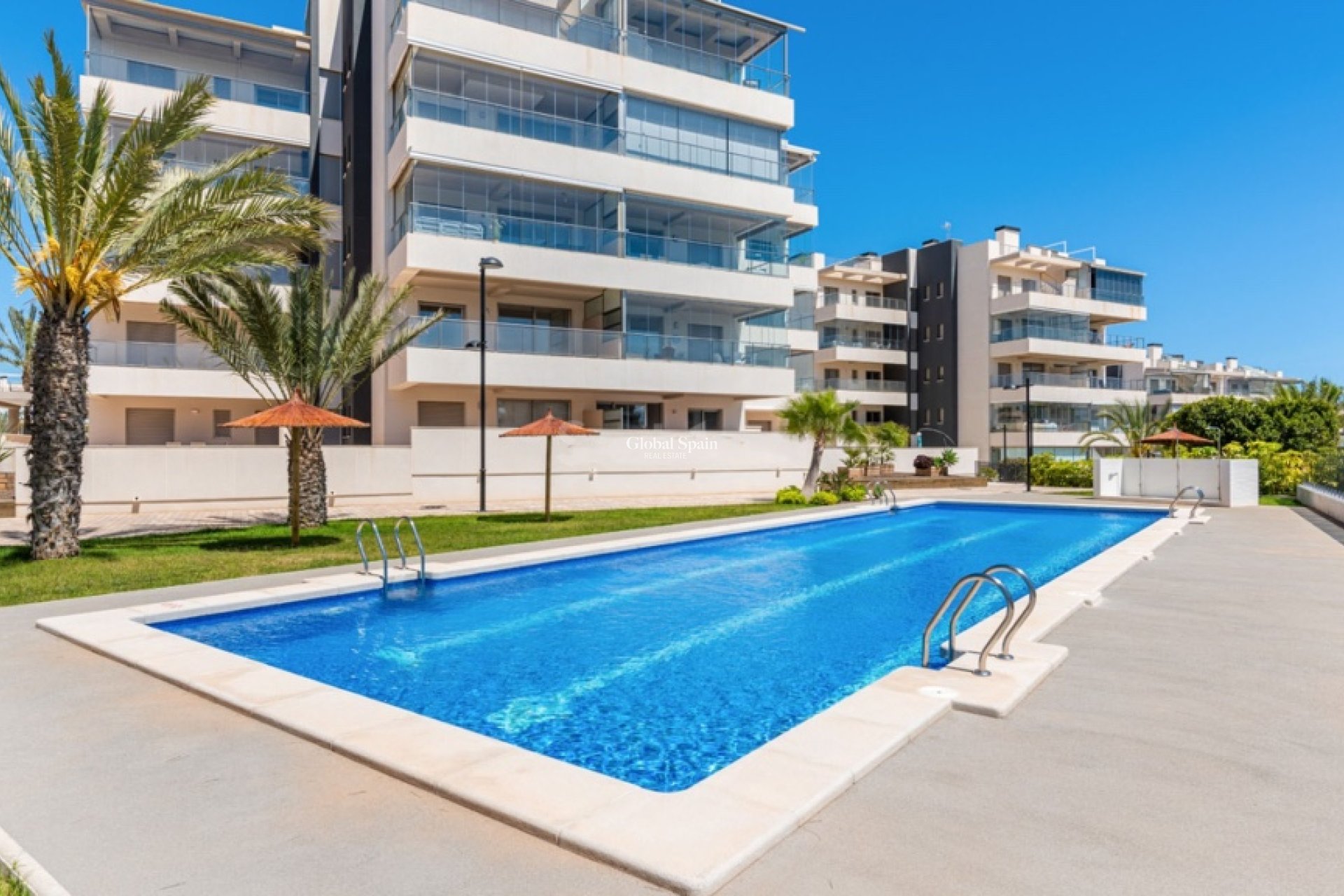 Revente - Appartement -
ORIHUELA COSTA - VILLAMARTÍN