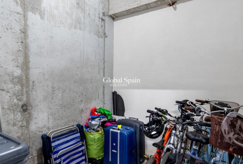 Revente - Appartement -
ORIHUELA COSTA - VILLAMARTÍN