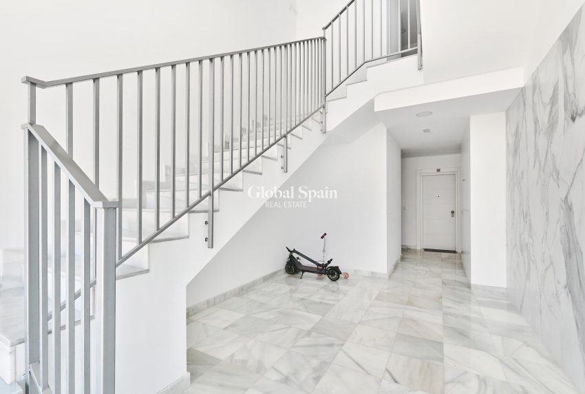 Revente - Appartement -
ORIHUELA COSTA - VILLAMARTÍN