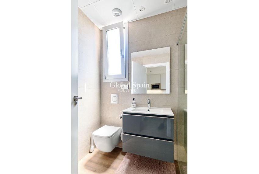 Revente - Appartement -
ORIHUELA COSTA - VILLAMARTÍN