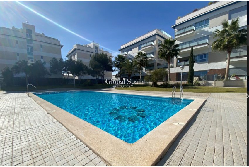 Revente - Appartement -
ORIHUELA COSTA - VILLAMARTÍN