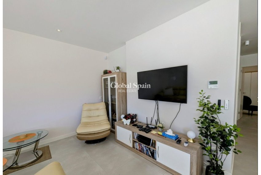 Revente - Appartement -
ORIHUELA COSTA - VILLAMARTÍN