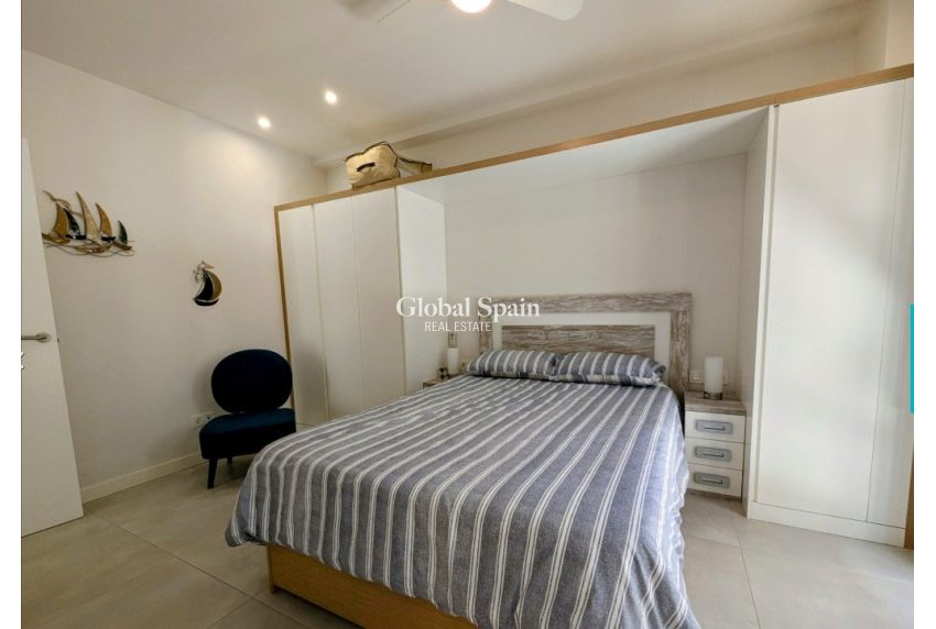 Revente - Appartement -
ORIHUELA COSTA - VILLAMARTÍN