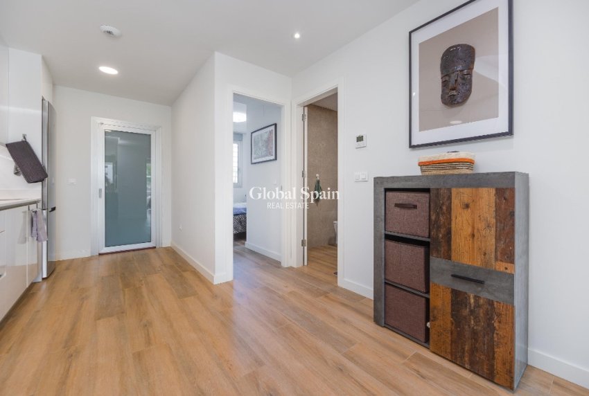 Revente - Appartement -
ORIHUELA COSTA - VILLAMARTÍN