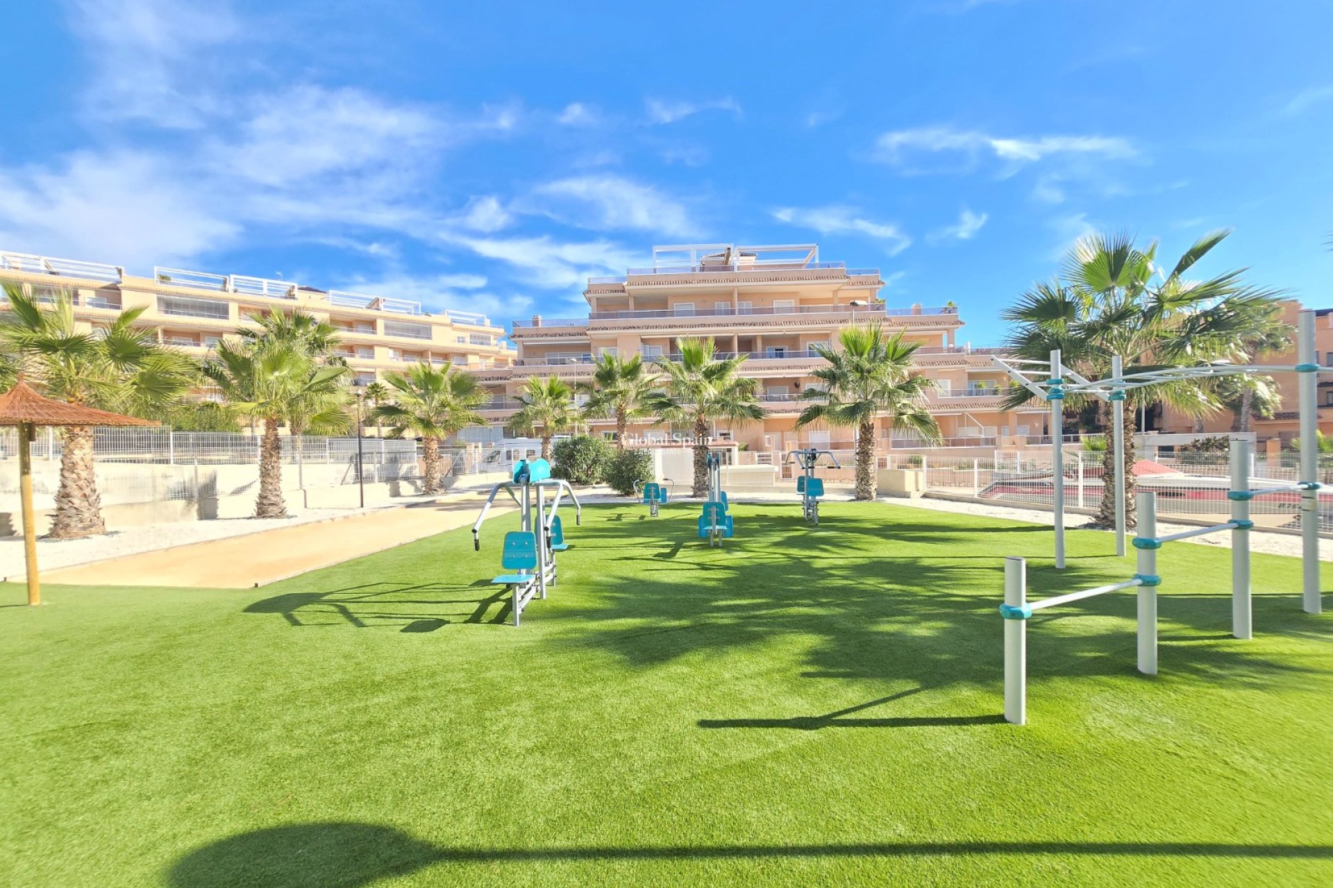 Revente - APPARTEMENT -
ORIHUELA COSTA - Villamartín *