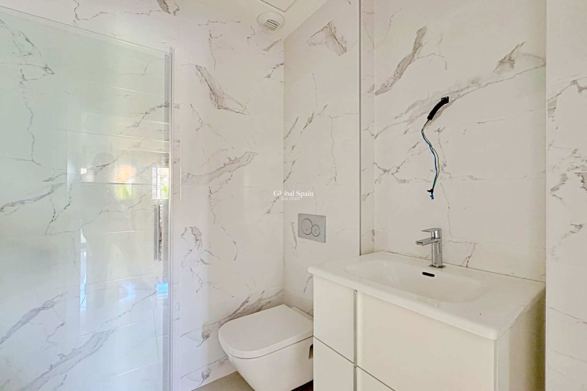 Revente - APPARTEMENT -
ORIHUELA COSTA - VILLAMARTÍN