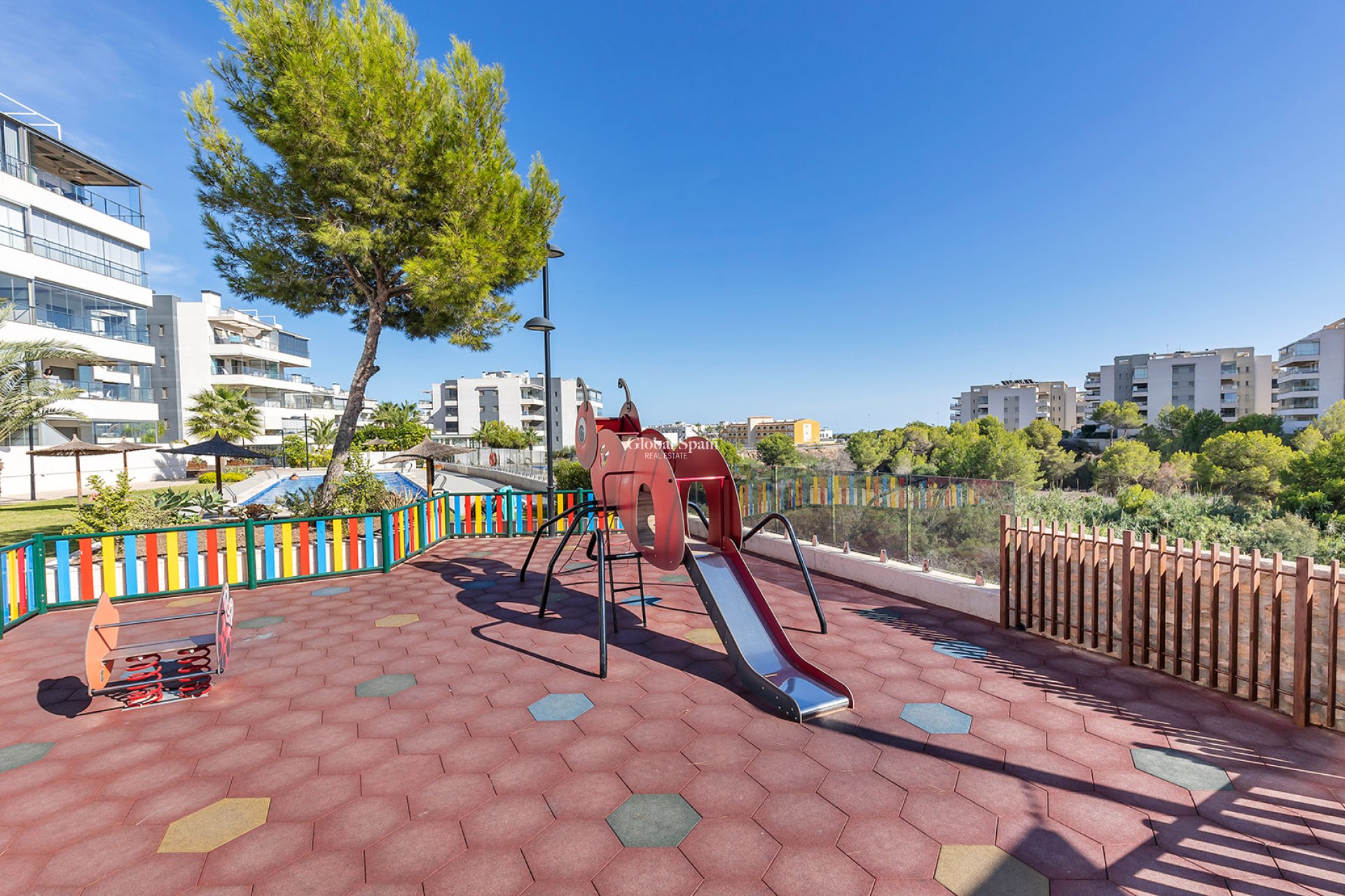 Revente - APPARTEMENT -
ORIHUELA COSTA - VILLAMARTÍN