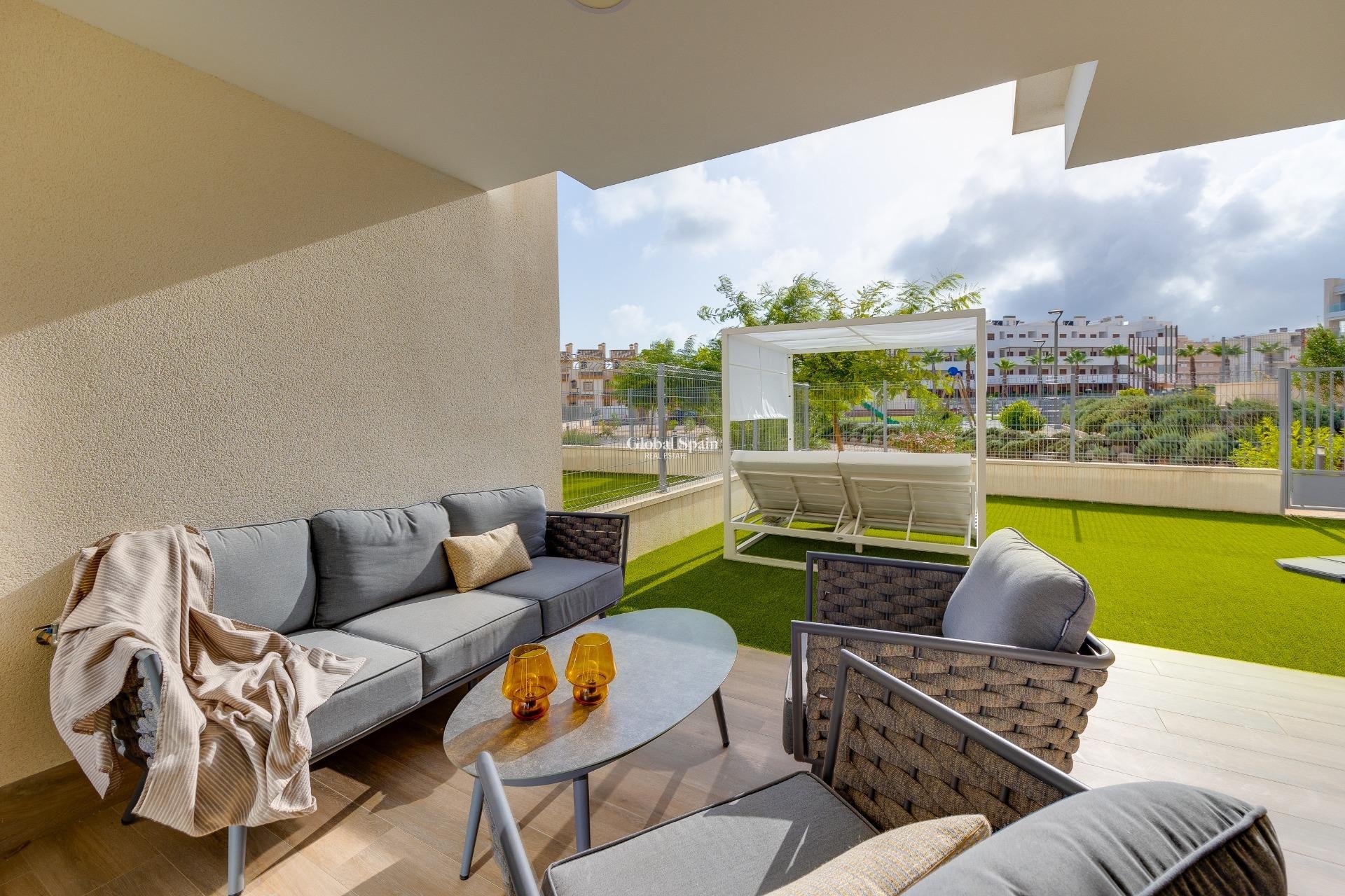 Revente - APPARTEMENT -
ORIHUELA COSTA - VILLAMARTÍN