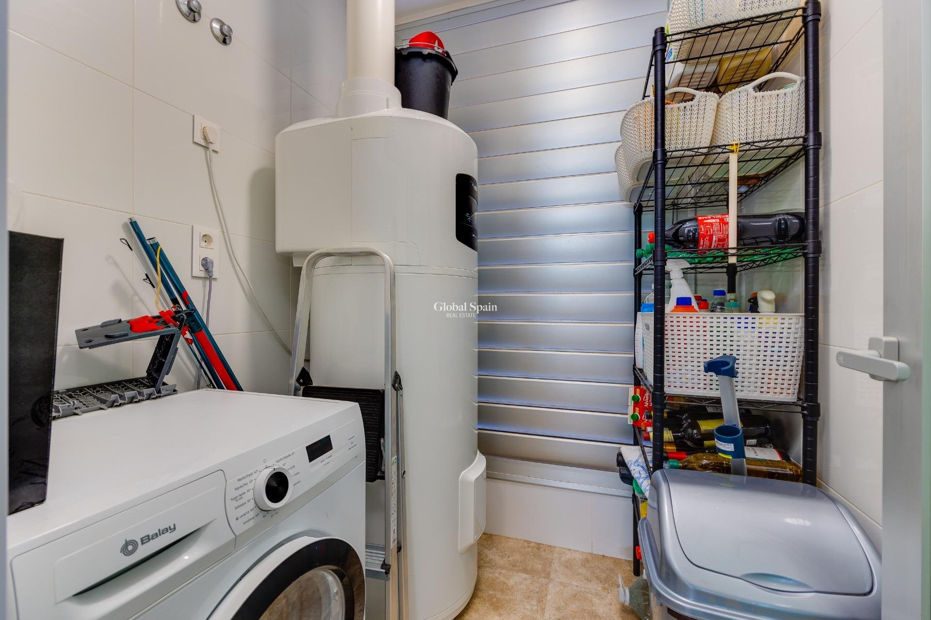 Revente - APPARTEMENT -
ORIHUELA COSTA - VILLAMARTÍN