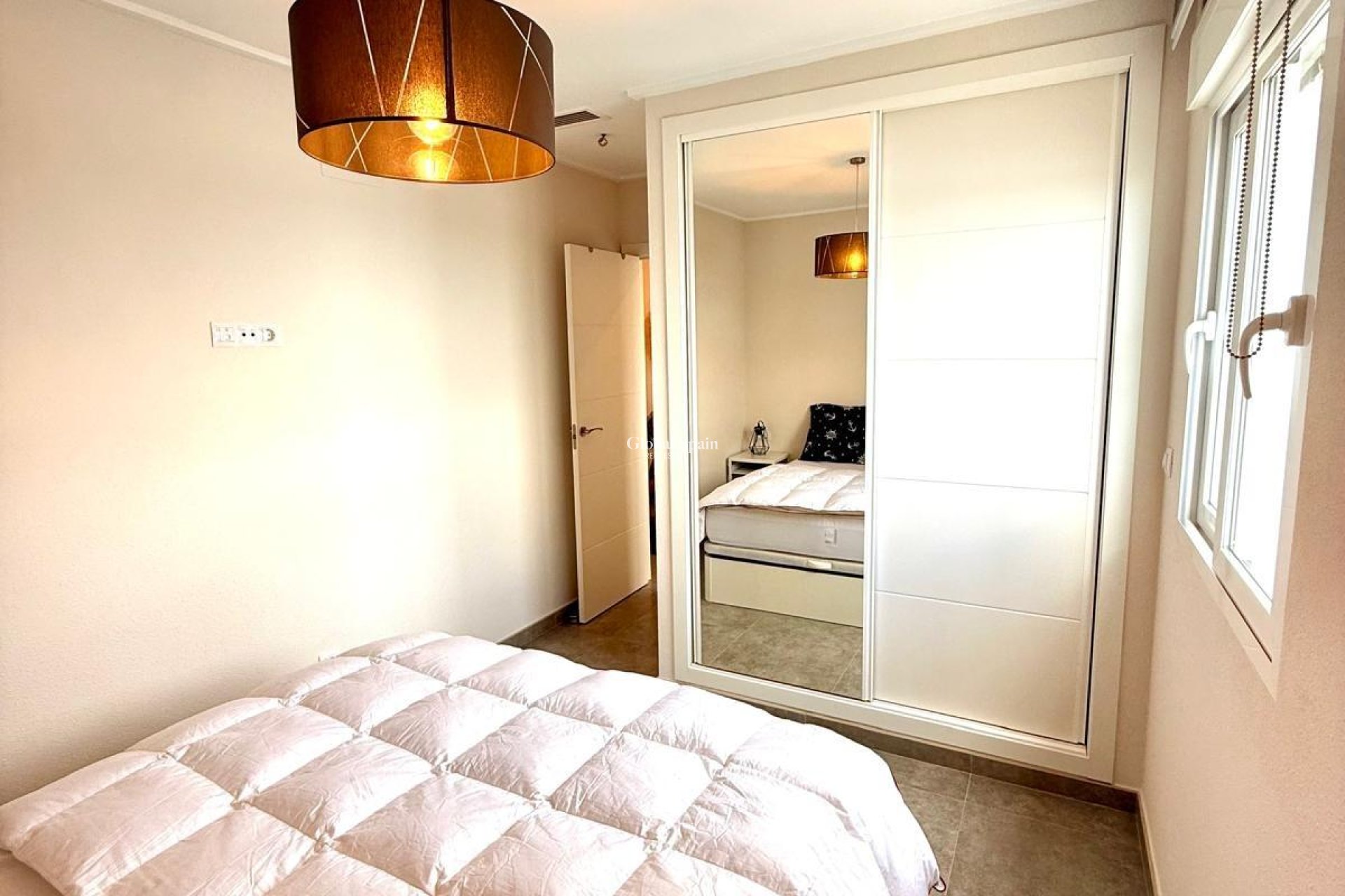 Revente - APPARTEMENT -
ORIHUELA COSTA - VILLAMARTÍN