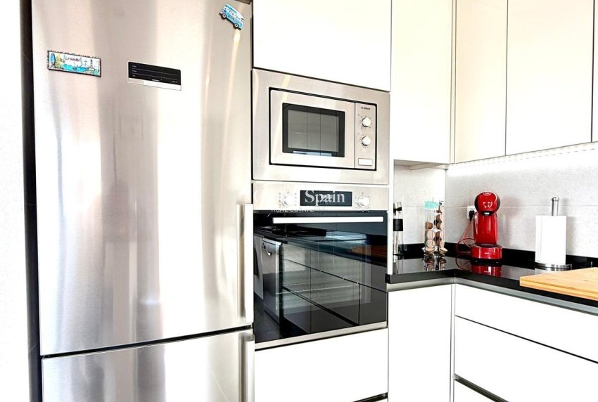 Revente - APPARTEMENT -
ORIHUELA COSTA - VILLAMARTÍN