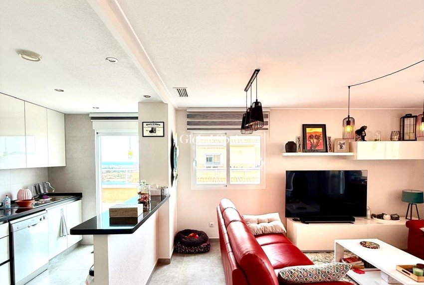 Revente - APPARTEMENT -
ORIHUELA COSTA - VILLAMARTÍN