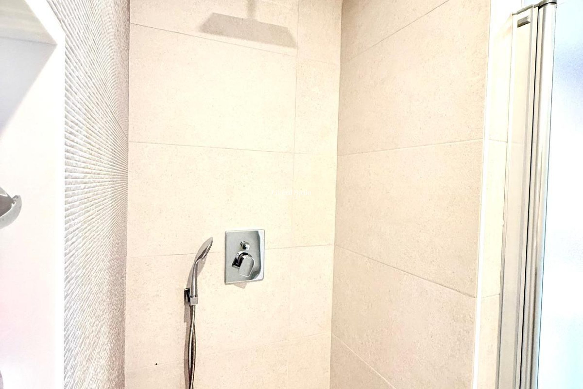 Revente - APPARTEMENT -
ORIHUELA COSTA - VILLAMARTÍN