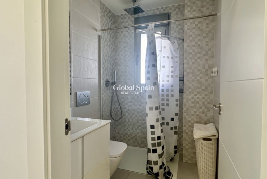 Revente - APPARTEMENT -
ORIHUELA COSTA - VILLAMARTÍN