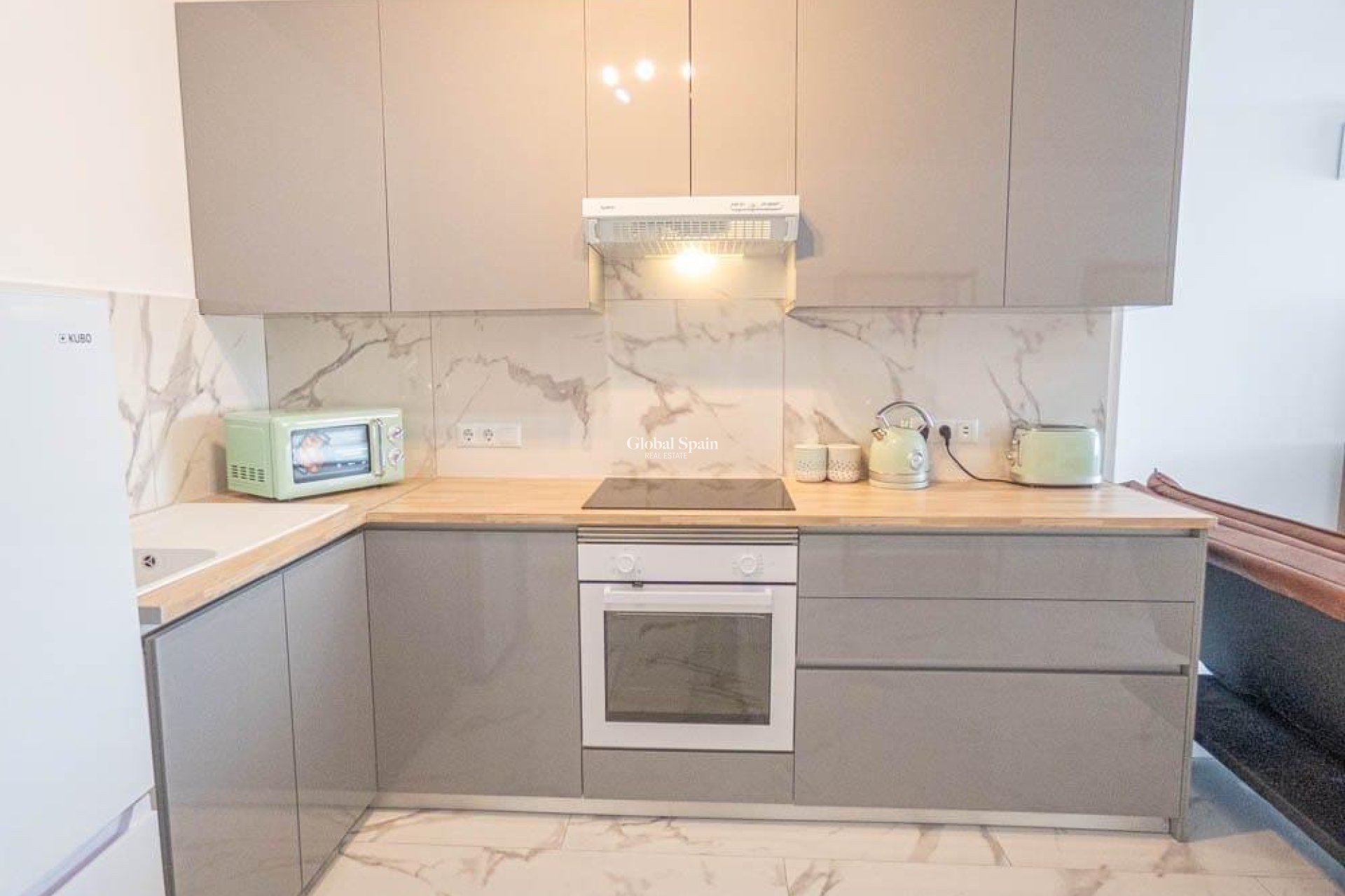 Revente - APPARTEMENT -
ORIHUELA COSTA - VILLAMARTÍN