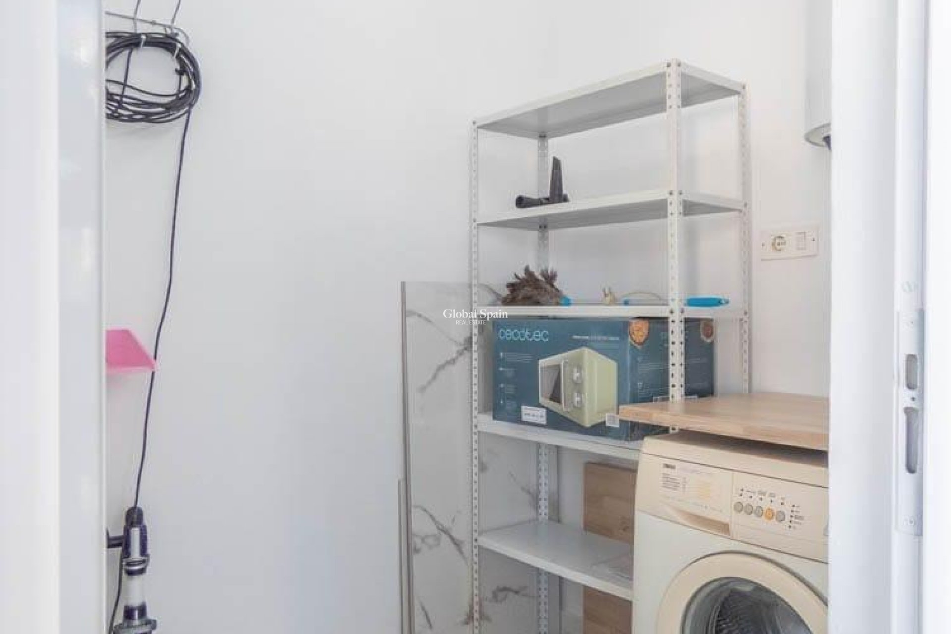 Revente - APPARTEMENT -
ORIHUELA COSTA - VILLAMARTÍN