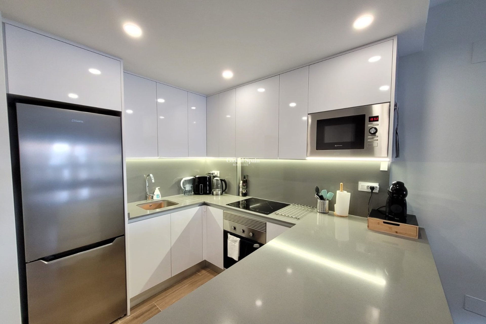 Revente - APPARTEMENT -
ORIHUELA COSTA - VILLAMARTÍN