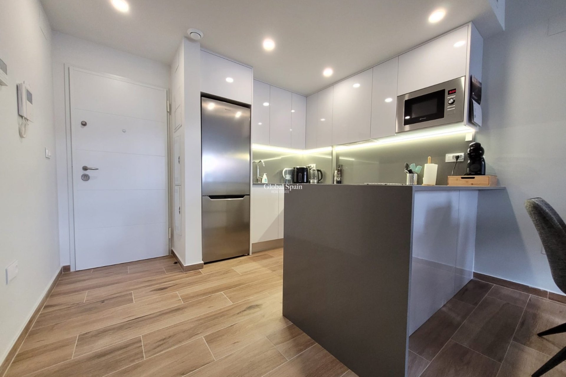 Revente - APPARTEMENT -
ORIHUELA COSTA - VILLAMARTÍN