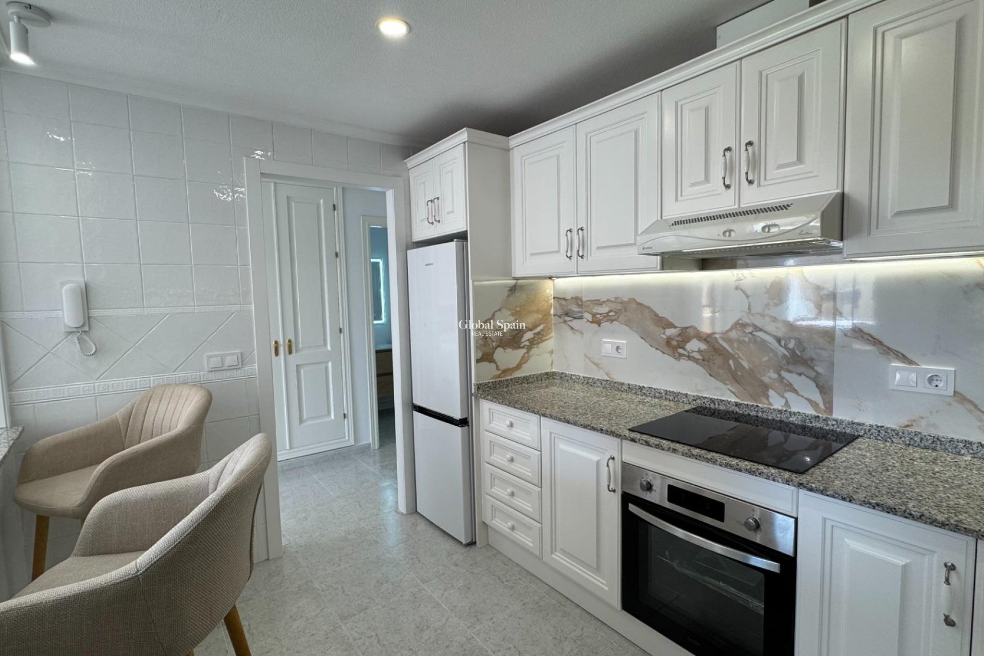 Revente - APPARTEMENT -
ORIHUELA COSTA - VILLAMARTÍN