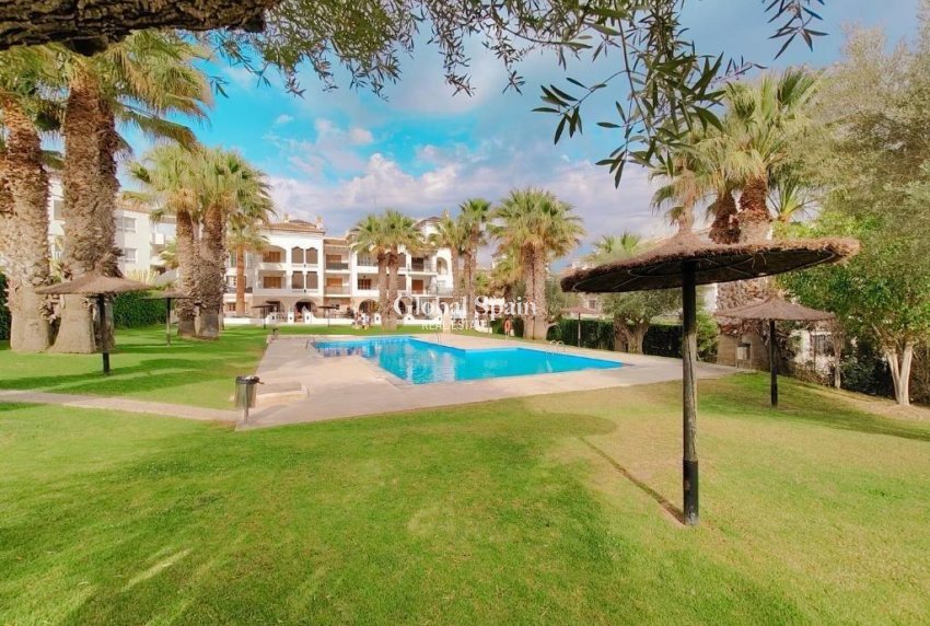 Revente - APPARTEMENT -
ORIHUELA COSTA - VILLAMARTÍN