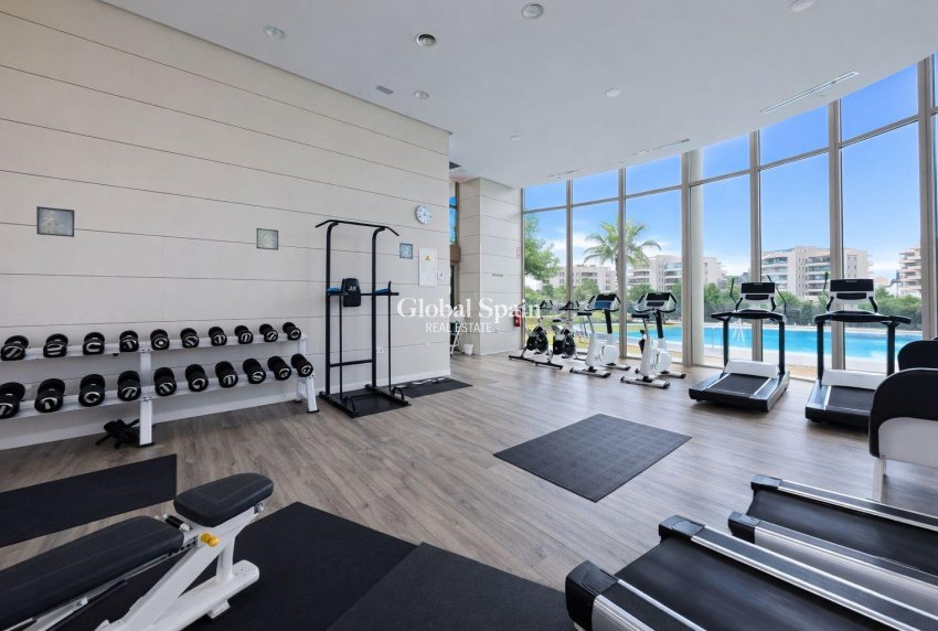 Revente - APPARTEMENT -
ORIHUELA COSTA - VILLAMARTÍN