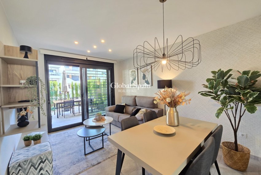 Revente - APPARTEMENT -
ORIHUELA COSTA - Villamartín *