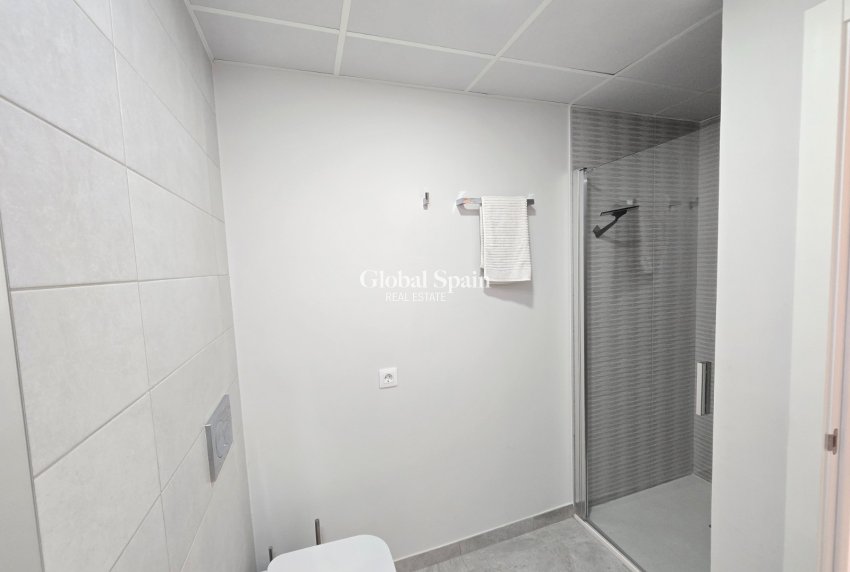 Revente - APPARTEMENT -
ORIHUELA COSTA - Villamartín *
