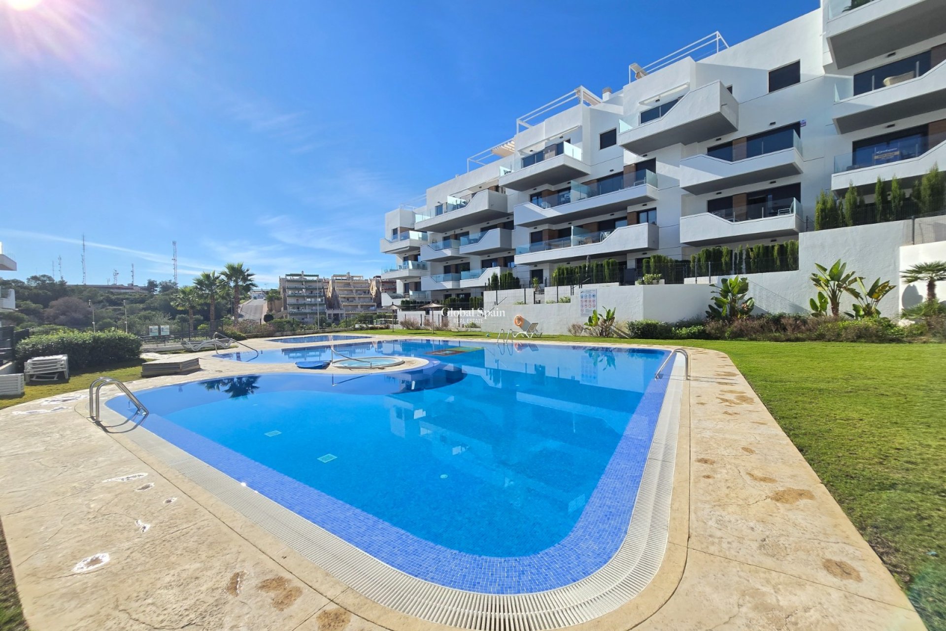 Revente - APPARTEMENT -
ORIHUELA COSTA - Villamartín *