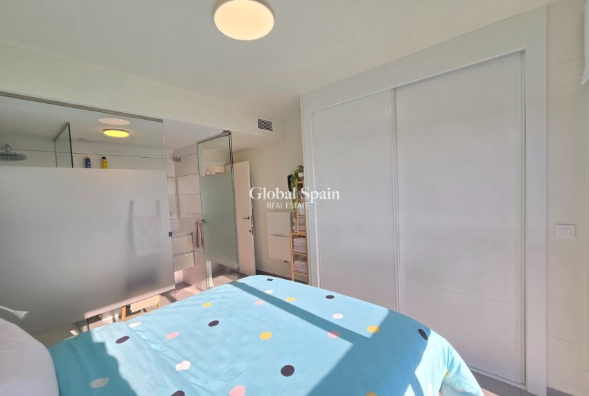 Revente - APPARTEMENT -
ORIHUELA COSTA - Villamartín *