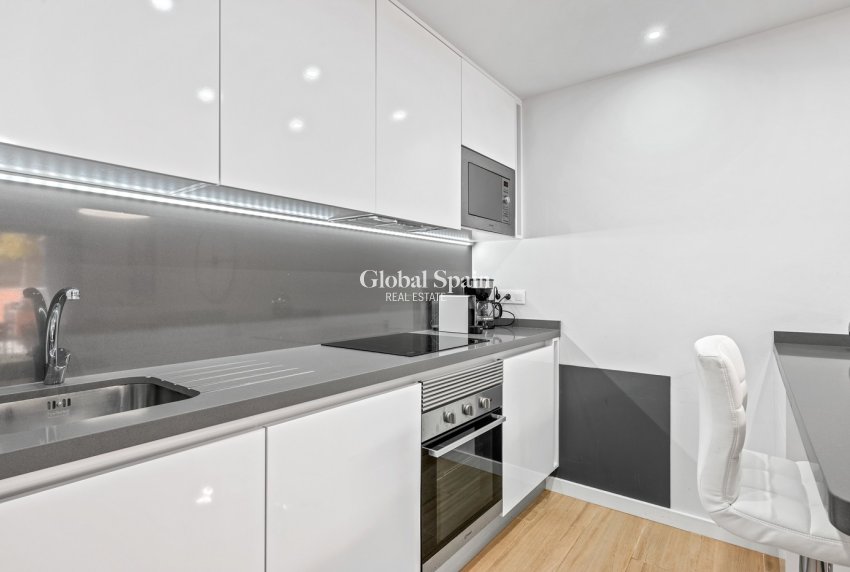 Revente - APPARTEMENT -
ORIHUELA COSTA - VILLAMARTÍN