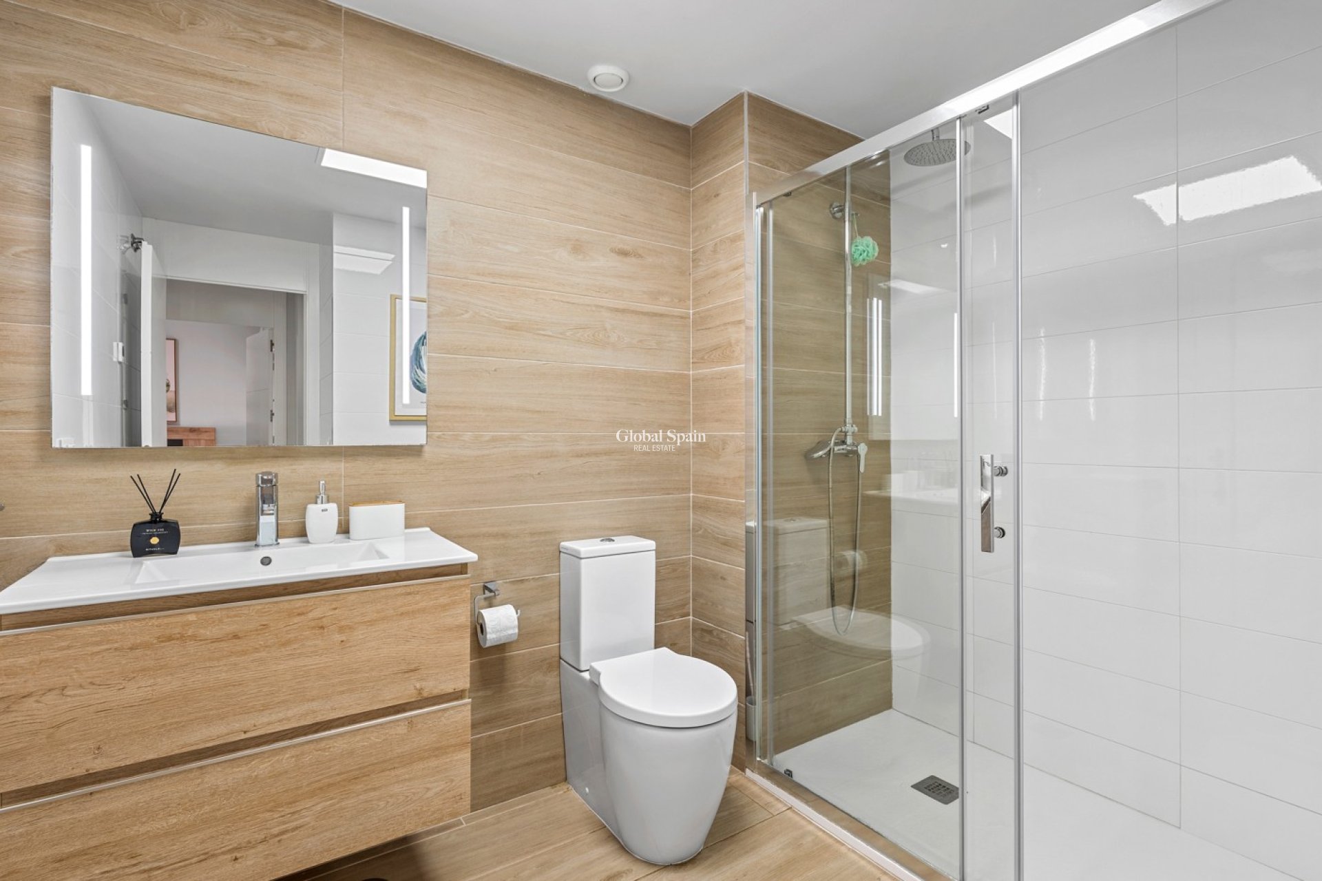 Revente - APPARTEMENT -
ORIHUELA COSTA - VILLAMARTÍN