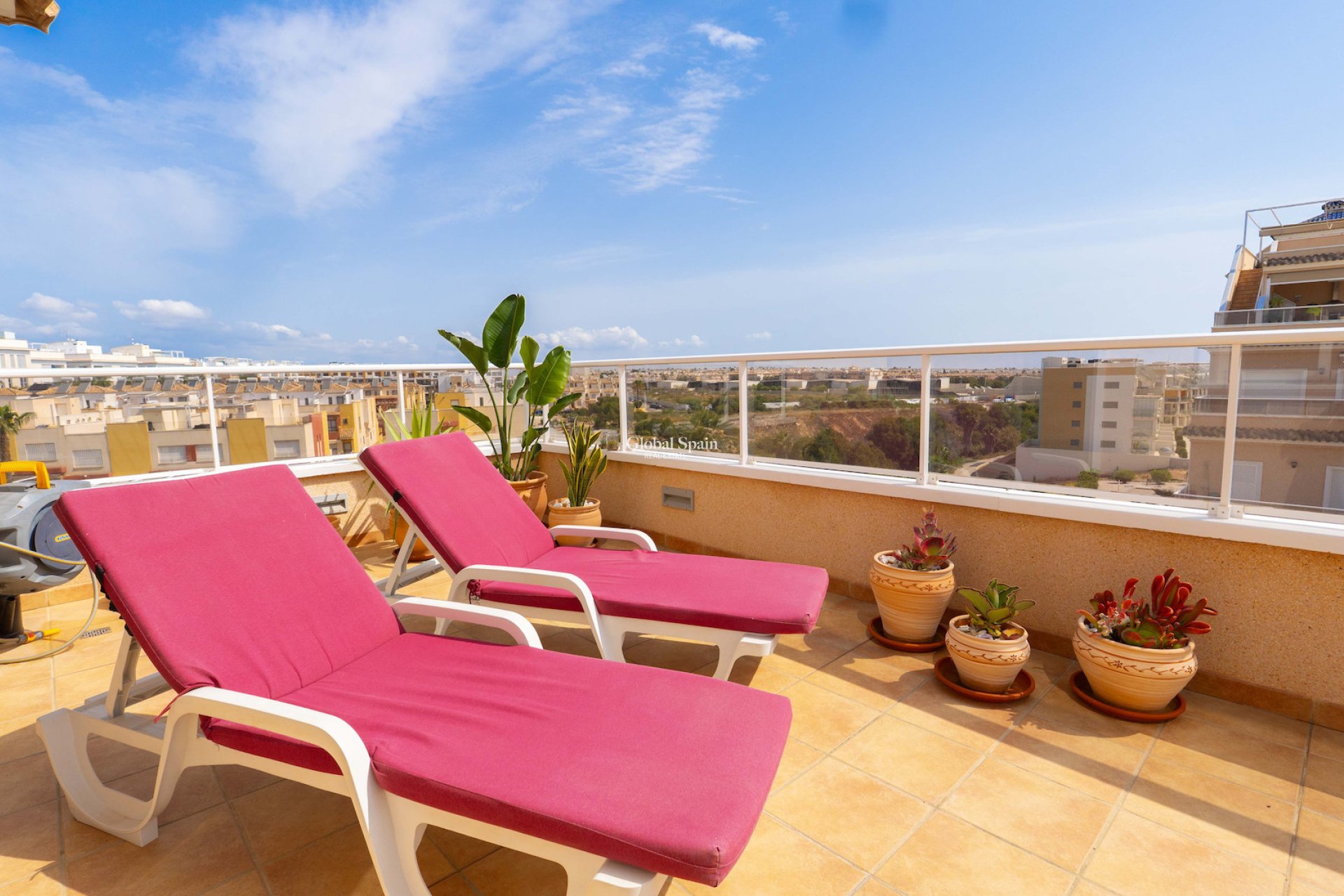 Revente - APPARTEMENT -
ORIHUELA COSTA - VILLAMARTÍN