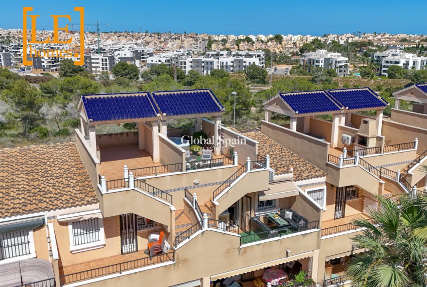 Revente - APPARTEMENT -
ORIHUELA COSTA - VILLAMARTÍN