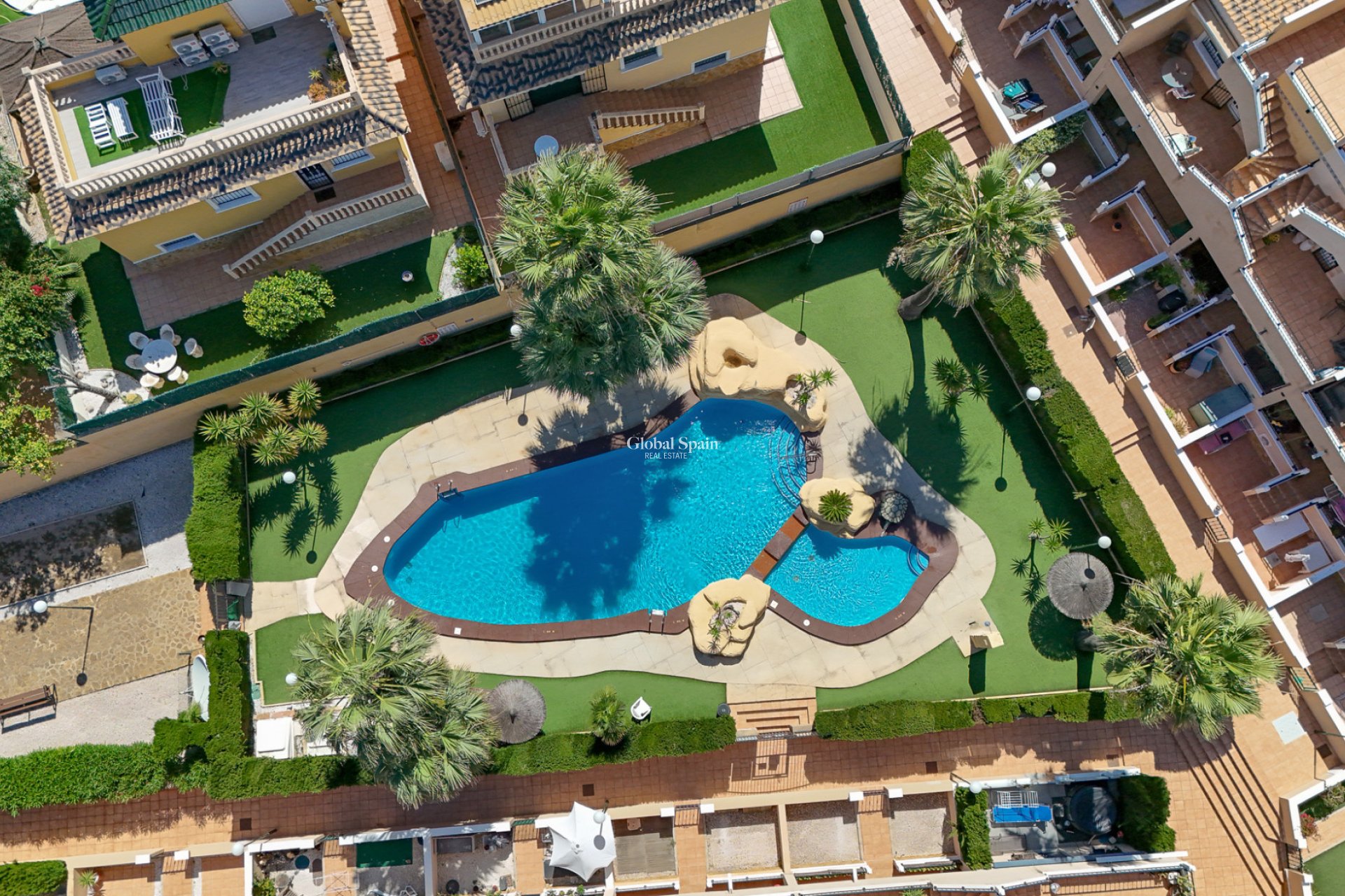 Revente - APPARTEMENT -
ORIHUELA COSTA - VILLAMARTÍN
