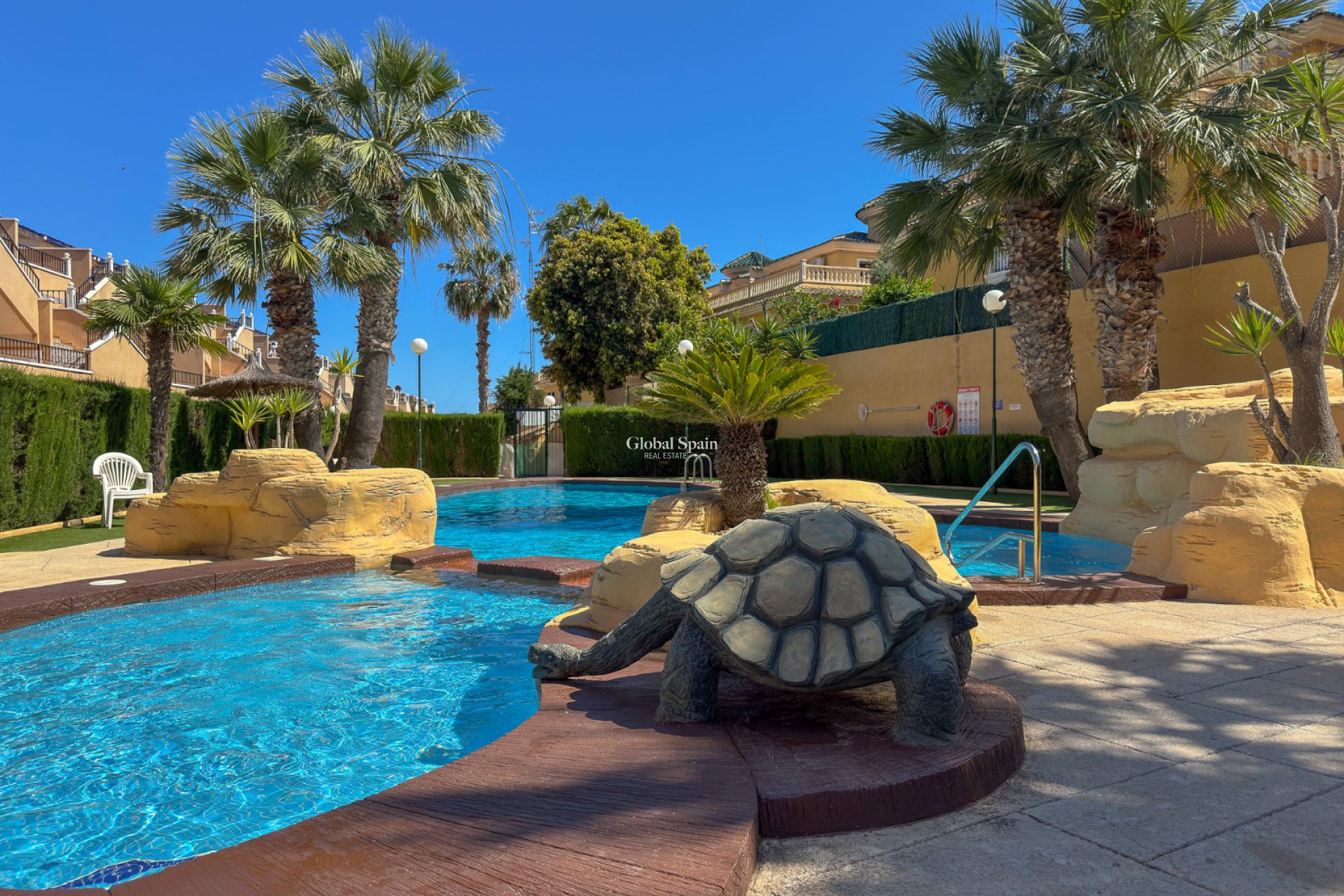 Revente - APPARTEMENT -
ORIHUELA COSTA - VILLAMARTÍN