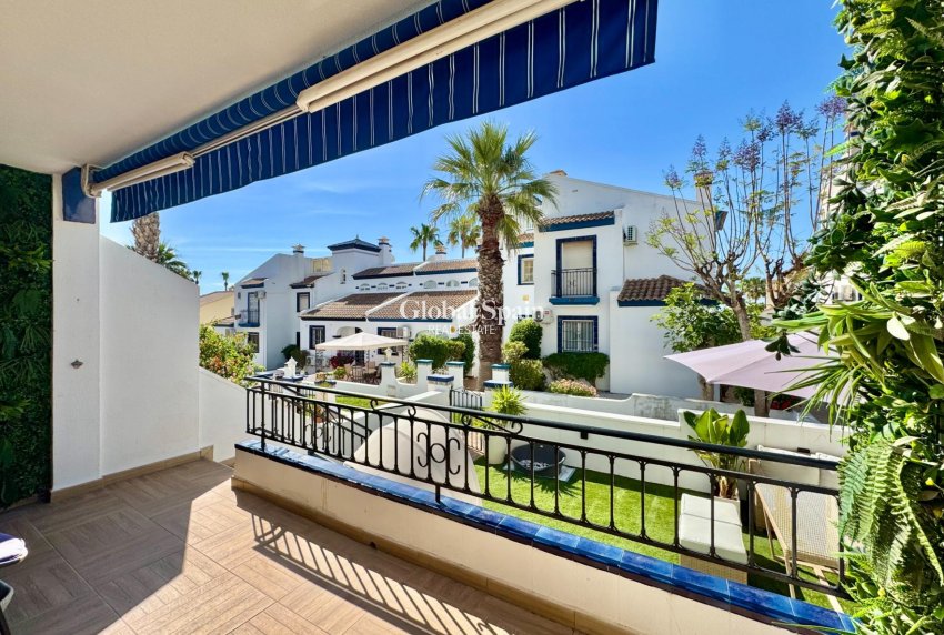 Revente - APPARTEMENT -
ORIHUELA COSTA - VILLAMARTÍN