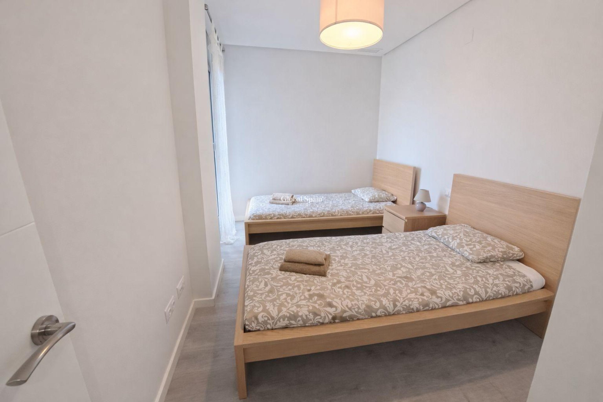 Revente - APPARTEMENT -
ORIHUELA COSTA - VILLAMARTÍN