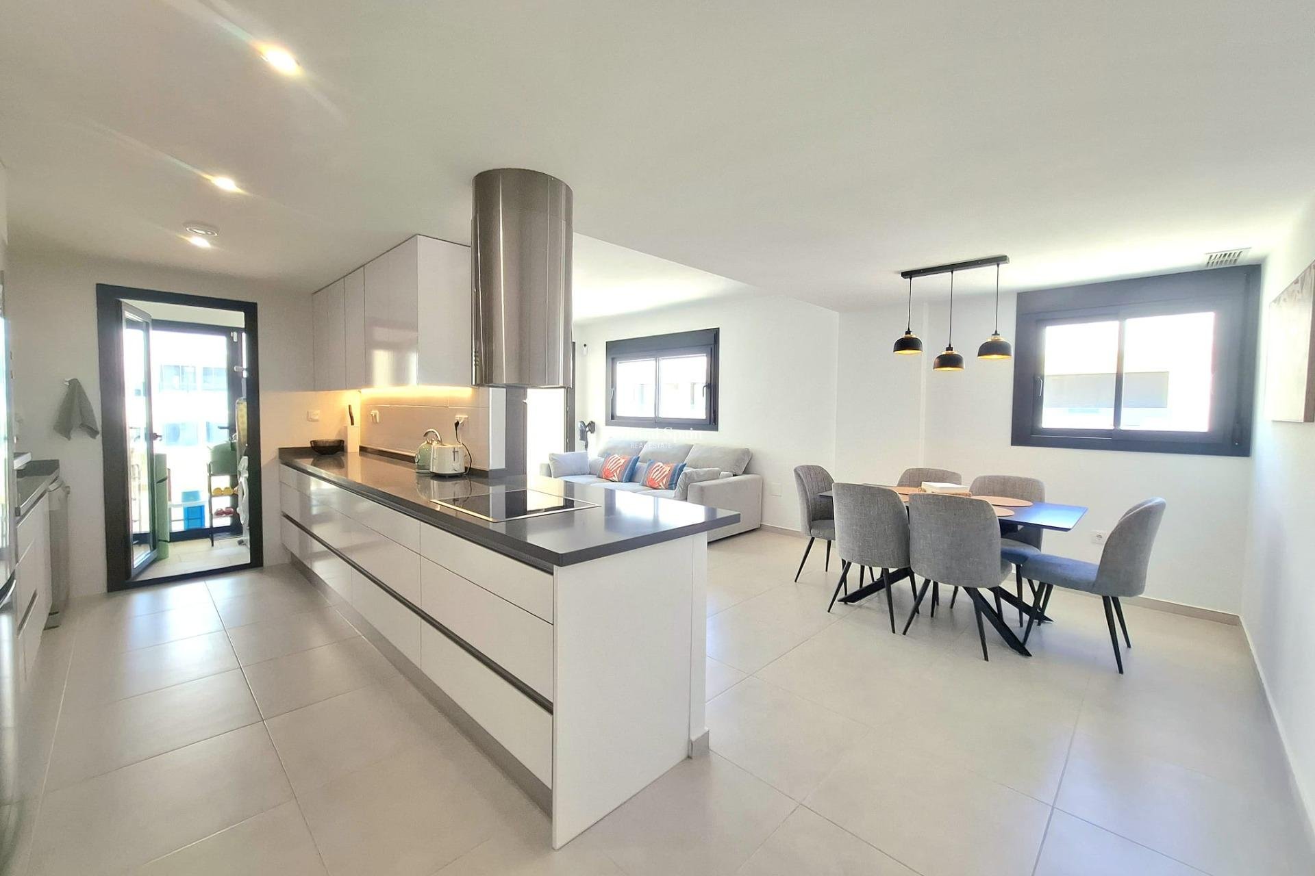 Revente - APPARTEMENT -
ORIHUELA COSTA - VILLAMARTÍN