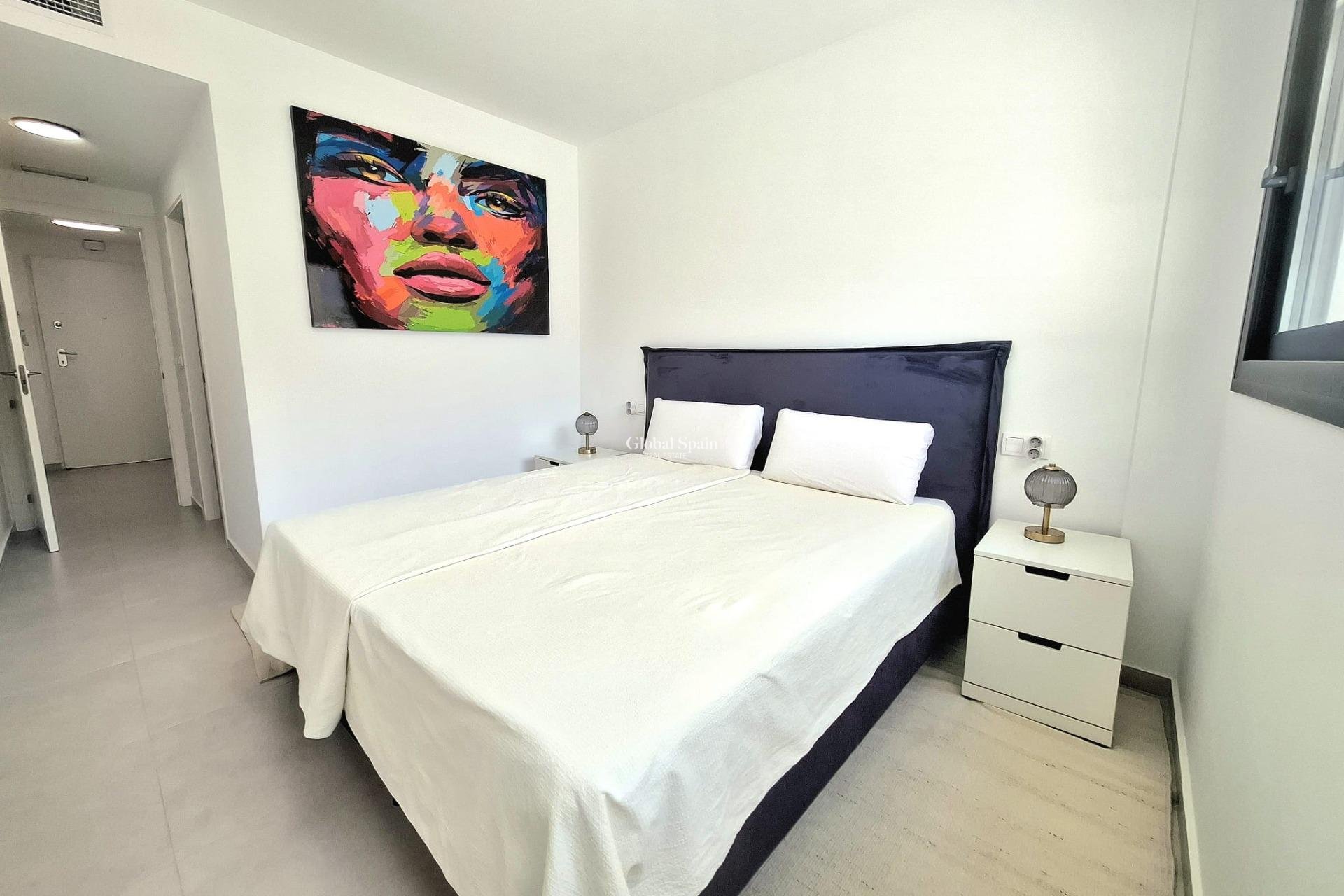 Revente - APPARTEMENT -
ORIHUELA COSTA - VILLAMARTÍN