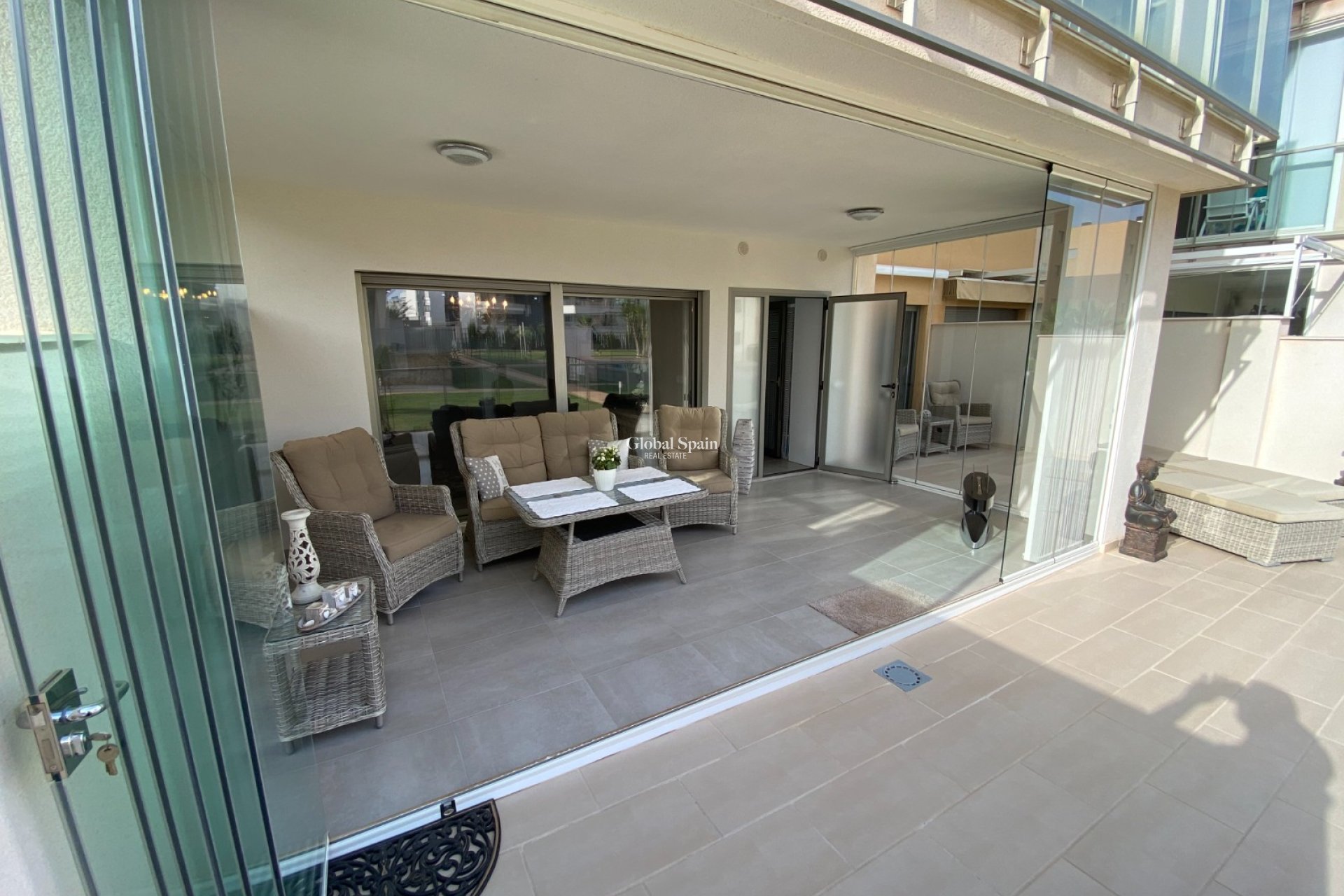 Revente - Appartement -
ORIHUELA COSTA - VILLAMARTÍN