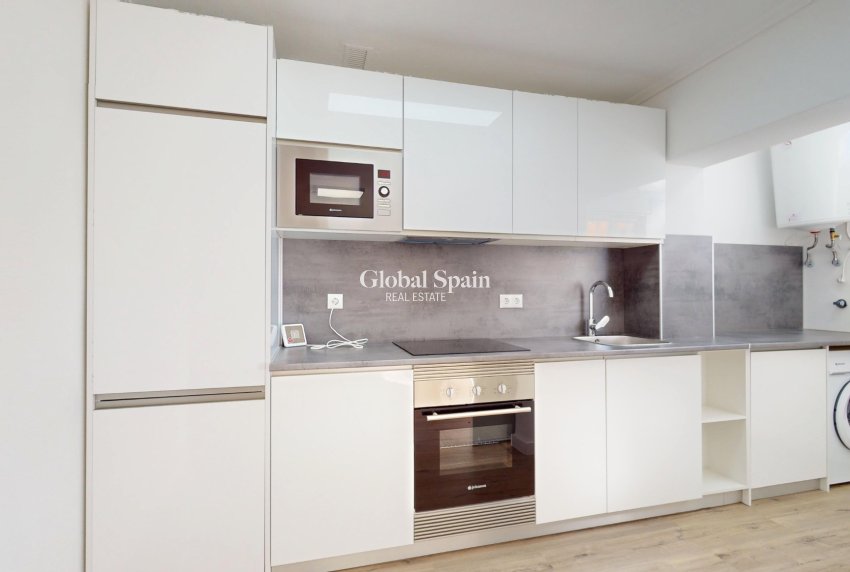 Revente - APPARTEMENT -
ORIHUELA COSTA - VILLAMARTÍN