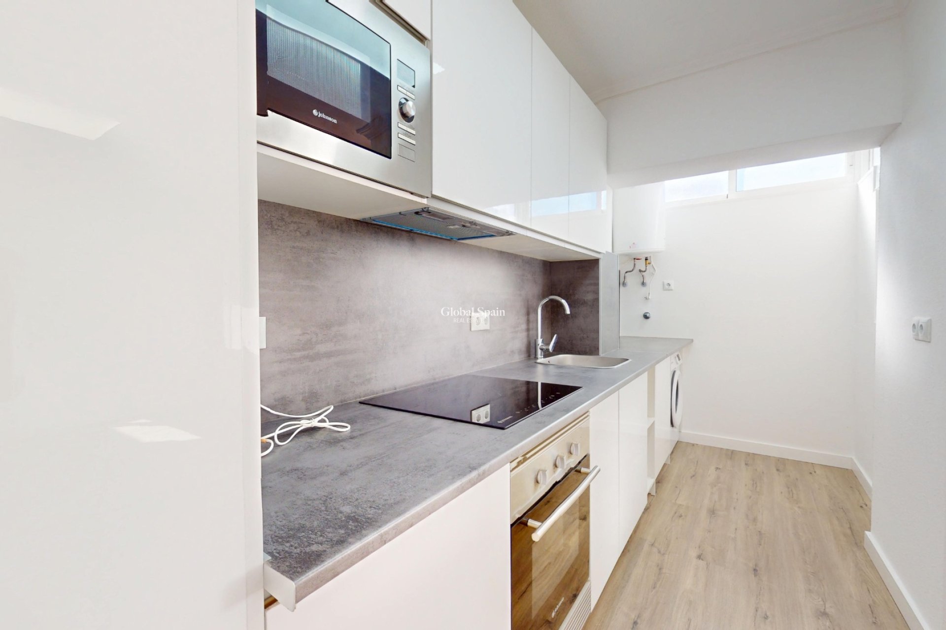 Revente - APPARTEMENT -
ORIHUELA COSTA - VILLAMARTÍN