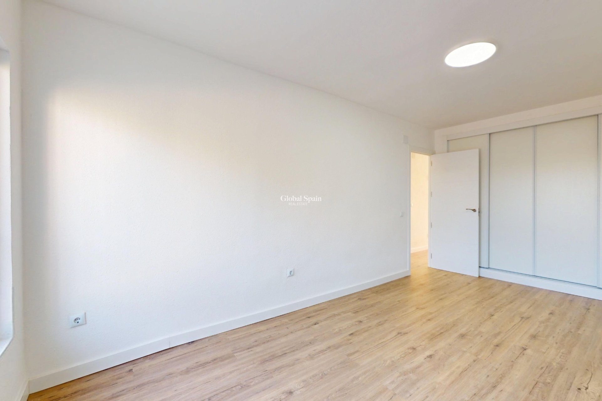 Revente - APPARTEMENT -
ORIHUELA COSTA - VILLAMARTÍN