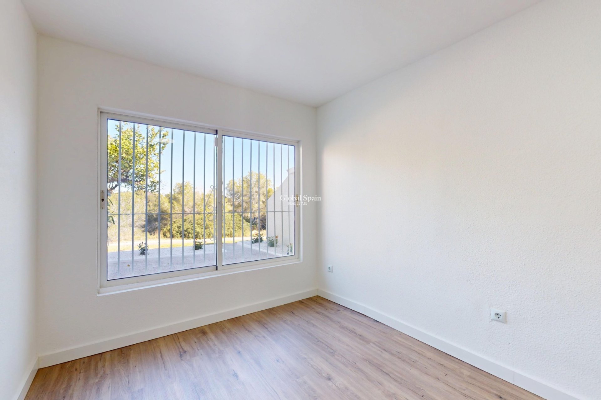 Revente - APPARTEMENT -
ORIHUELA COSTA - VILLAMARTÍN