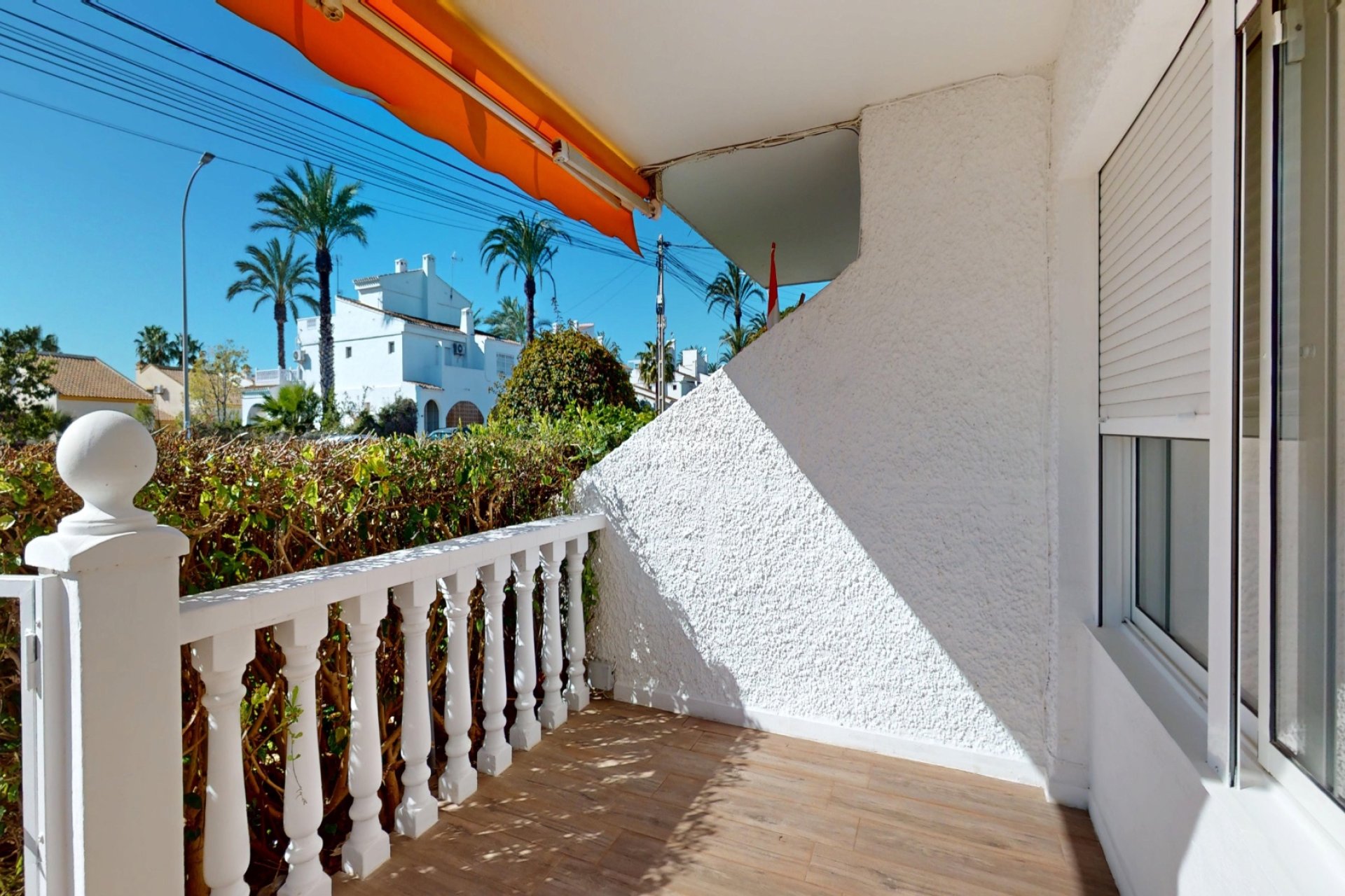 Revente - APPARTEMENT -
ORIHUELA COSTA - VILLAMARTÍN