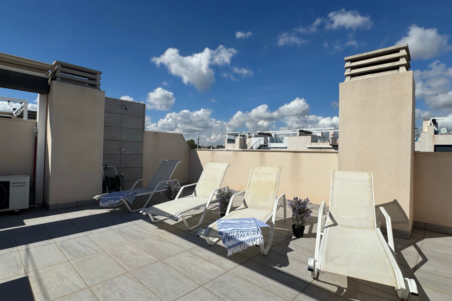 Revente - APPARTEMENT -
ORIHUELA COSTA - VILLAMARTÍN