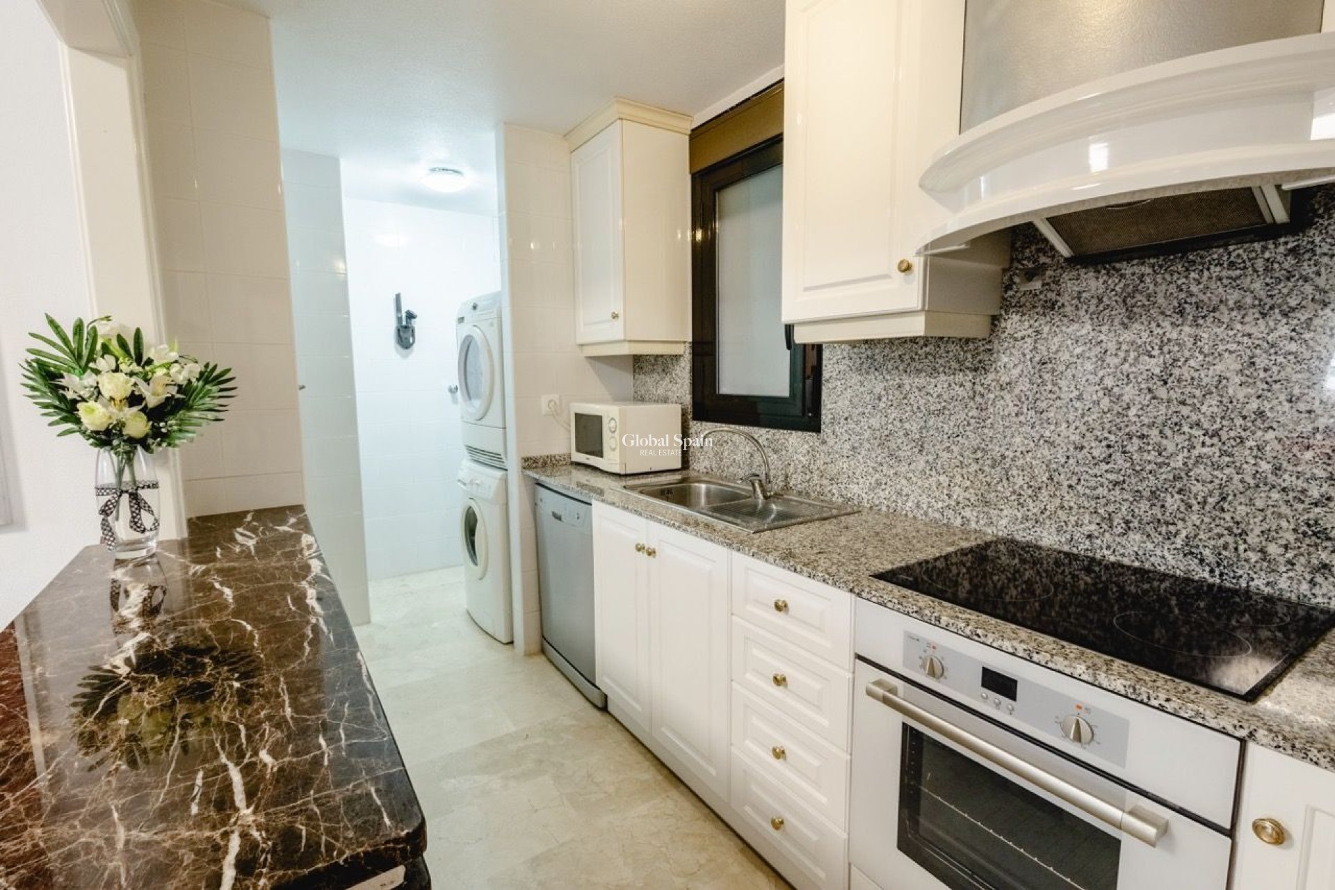 Revente - APPARTEMENT -
ORIHUELA COSTA - VILLAMARTÍN