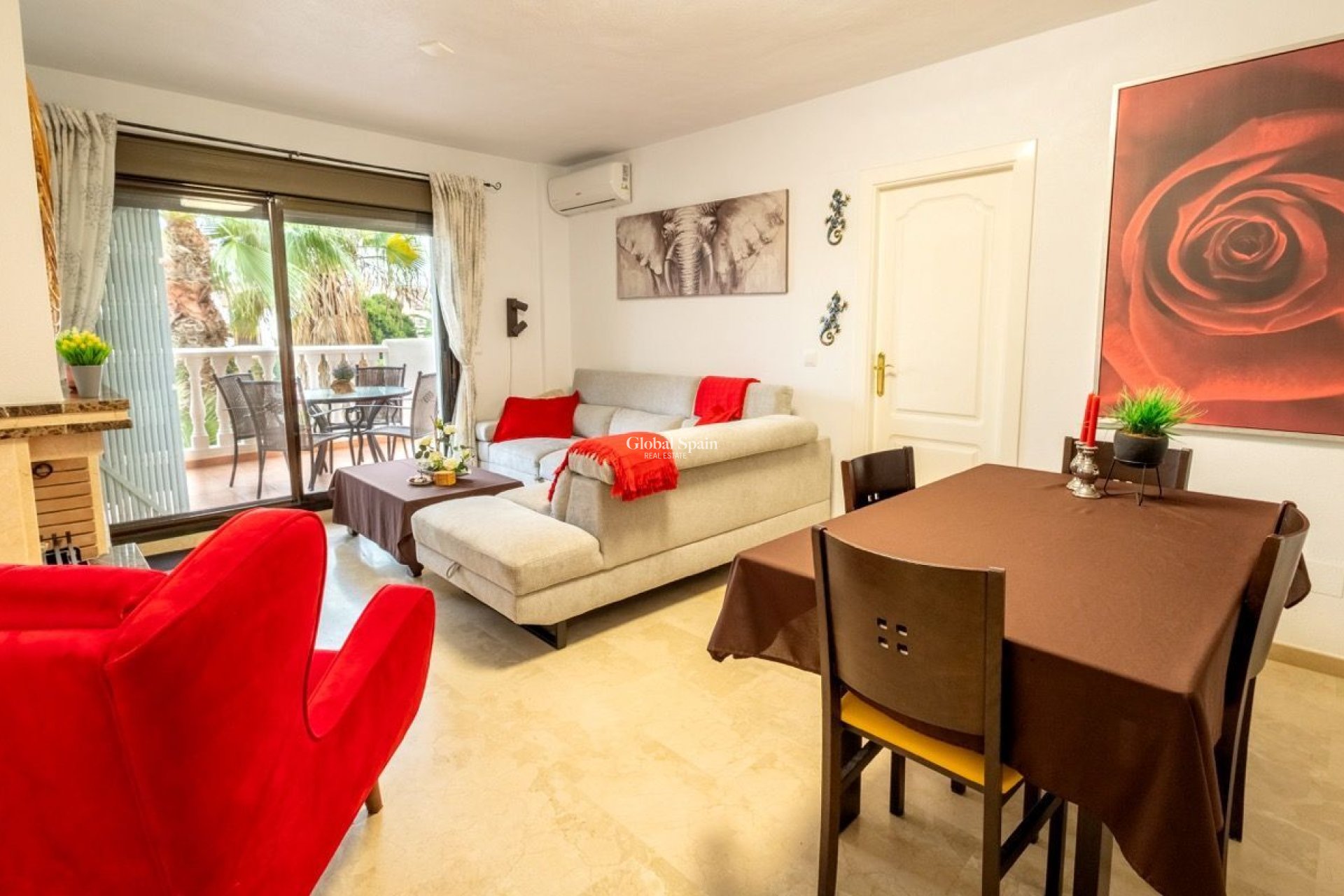 Revente - APPARTEMENT -
ORIHUELA COSTA - VILLAMARTÍN
