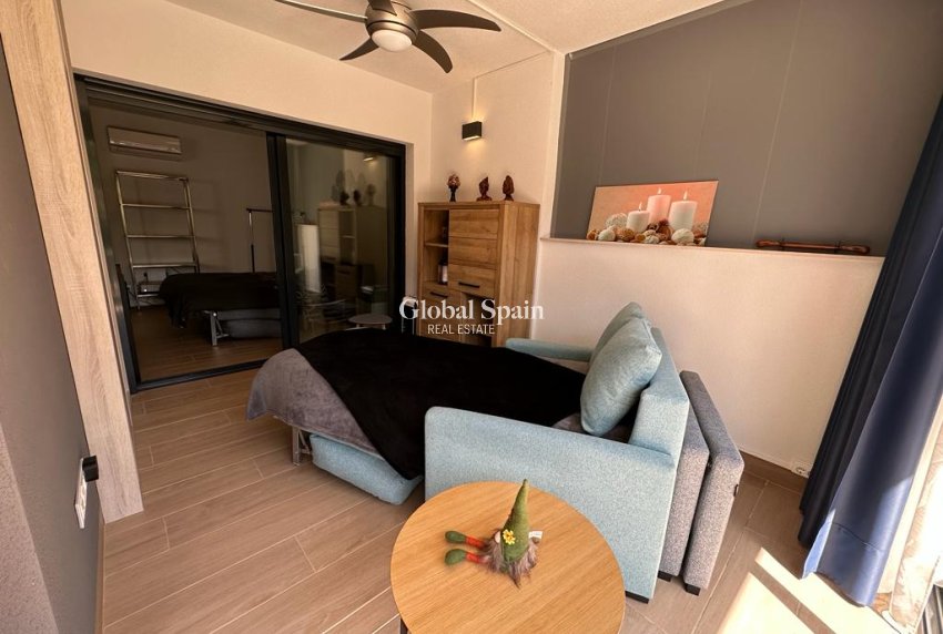 Revente - Appartement -
ORIHUELA COSTA - VILLAMARTÍN