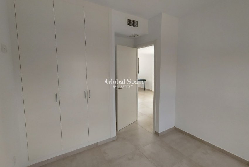 Revente - Appartement -
ORIHUELA COSTA - VILLAMARTÍN